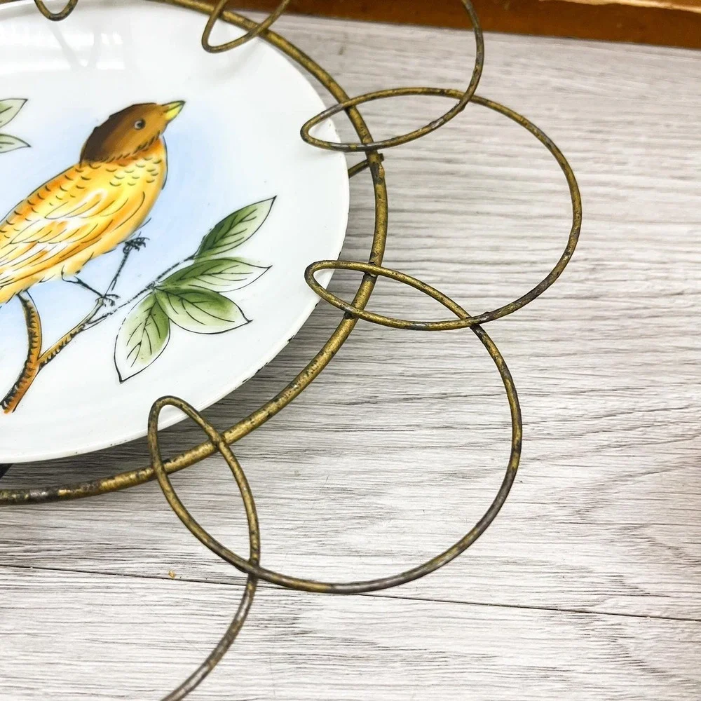 Vintage Bird Plate with Metal Hanger Set‎ of 2: Hand-Painted Ceramic Display